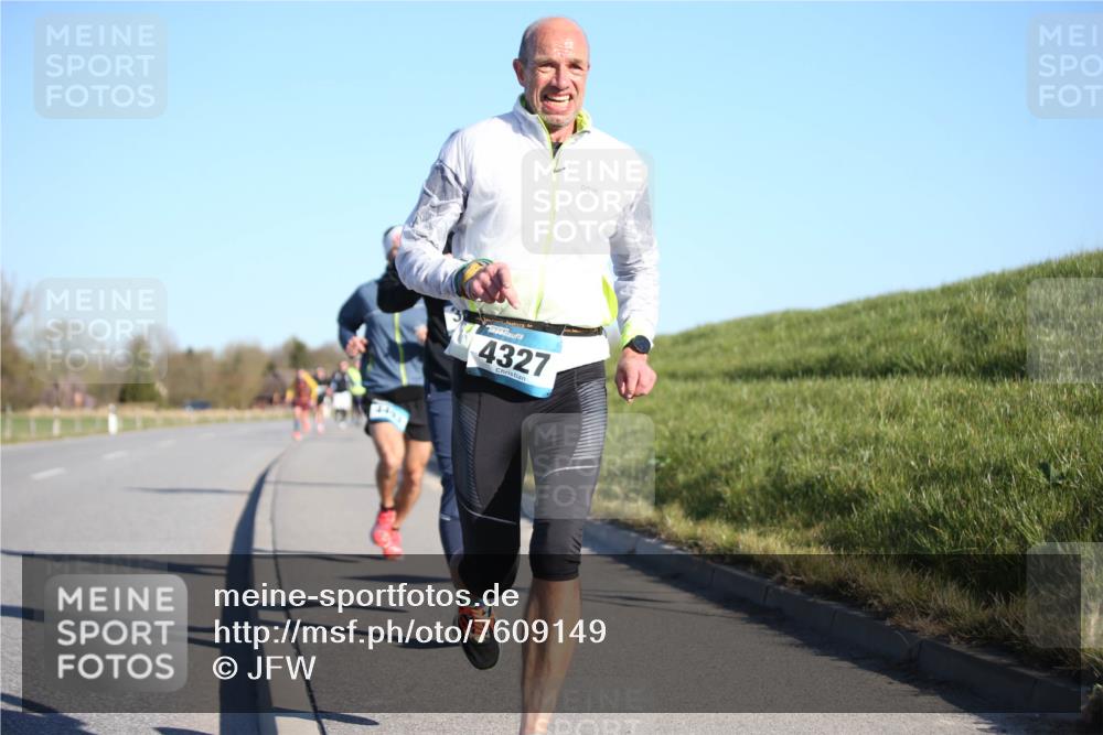 06.04.2025 - 44. Internationalen Wilhelmsburger Insellauf Jannik Wohlers http://msf.ph/oto/7609149 06.04.2025 09:23:03 Laufen 4327 meine-sportfotos.de