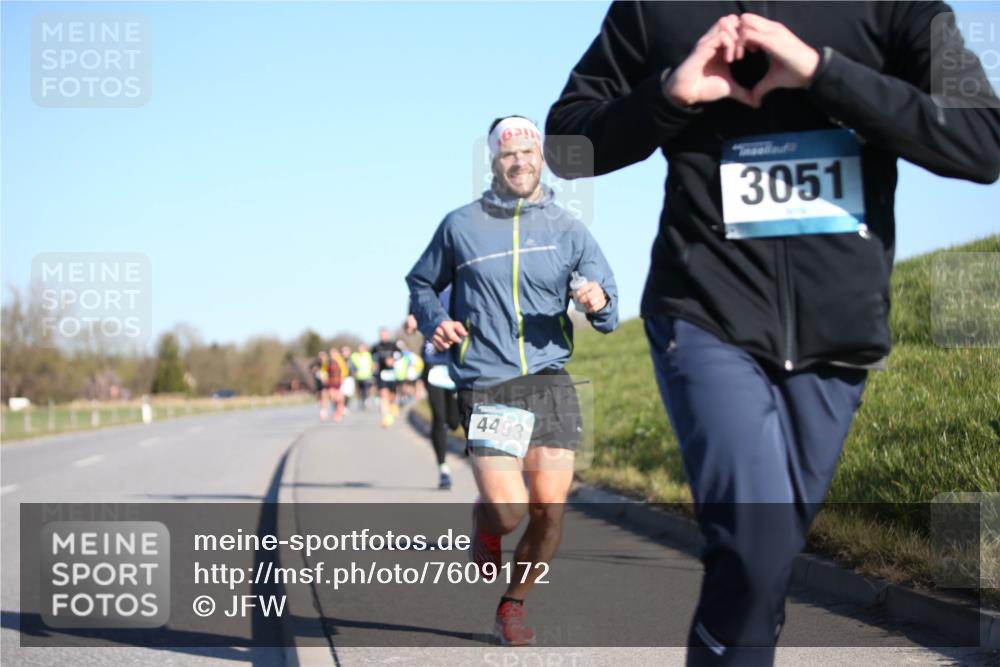 06.04.2025 - 44. Internationalen Wilhelmsburger Insellauf Jannik Wohlers http://msf.ph/oto/7609172 06.04.2025 09:23:04 Laufen 4493, 3051 meine-sportfotos.de