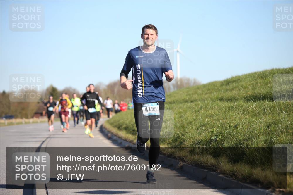 06.04.2025 - 44. Internationalen Wilhelmsburger Insellauf Jannik Wohlers http://msf.ph/oto/7609182 06.04.2025 09:23:05 Laufen 4195, 4 meine-sportfotos.de
