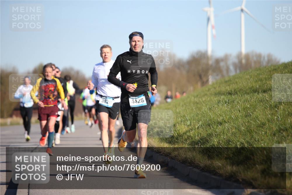 06.04.2025 - 44. Internationalen Wilhelmsburger Insellauf Jannik Wohlers http://msf.ph/oto/7609200 06.04.2025 09:23:09 Laufen 3820, 4428 meine-sportfotos.de