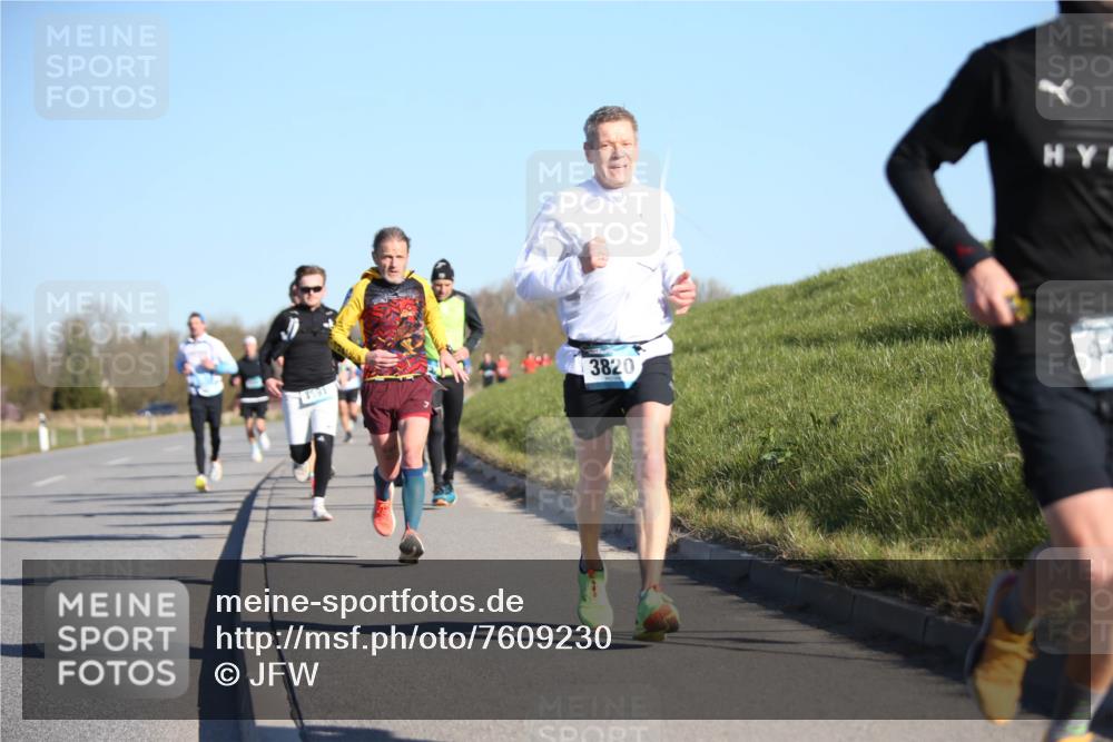 06.04.2025 - 44. Internationalen Wilhelmsburger Insellauf Jannik Wohlers http://msf.ph/oto/7609230 06.04.2025 09:23:13 Laufen 3591, 3820 meine-sportfotos.de