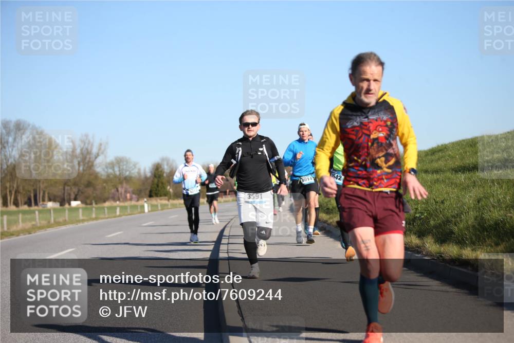 06.04.2025 - 44. Internationalen Wilhelmsburger Insellauf Jannik Wohlers http://msf.ph/oto/7609244 06.04.2025 09:23:15 Laufen 3591, 4014, 2542 meine-sportfotos.de