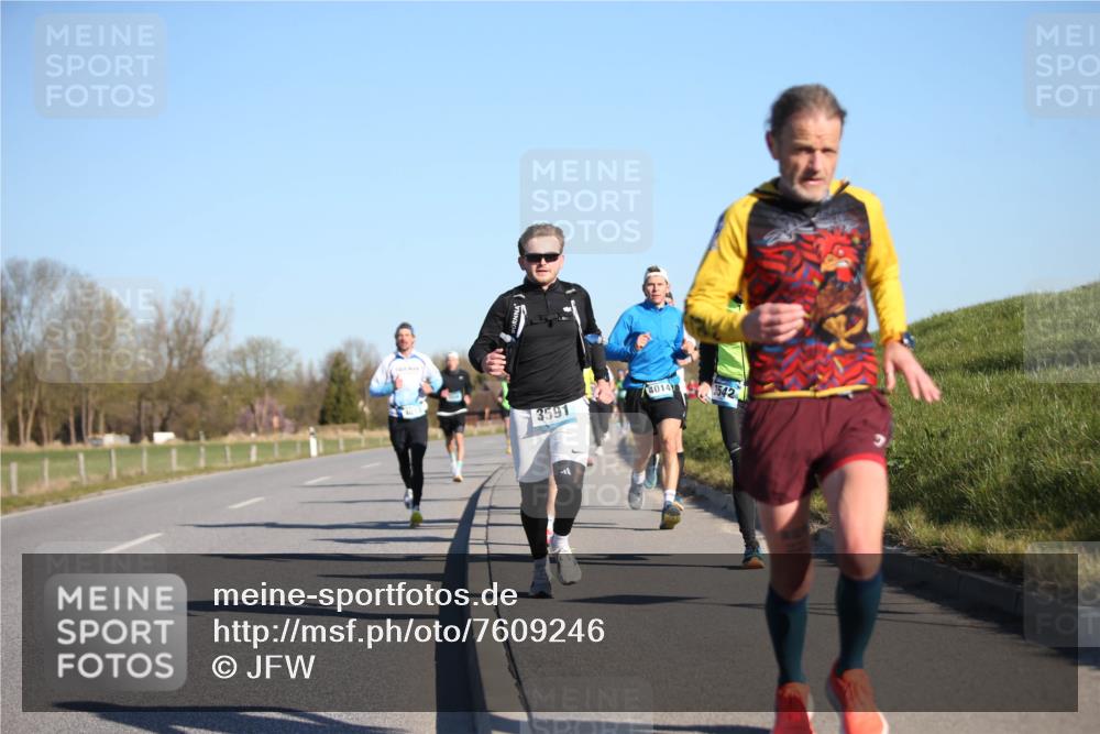 06.04.2025 - 44. Internationalen Wilhelmsburger Insellauf Jannik Wohlers http://msf.ph/oto/7609246 06.04.2025 09:23:15 Laufen 3591, 4014, 3542 meine-sportfotos.de