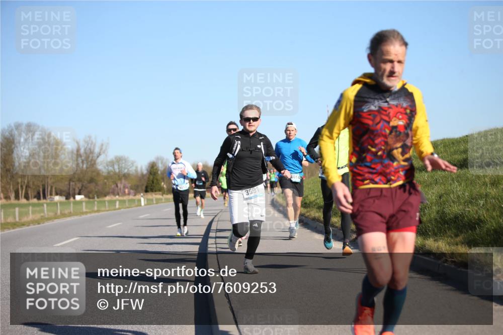 06.04.2025 - 44. Internationalen Wilhelmsburger Insellauf Jannik Wohlers http://msf.ph/oto/7609253 06.04.2025 09:23:15 Laufen 3591, 40141 meine-sportfotos.de