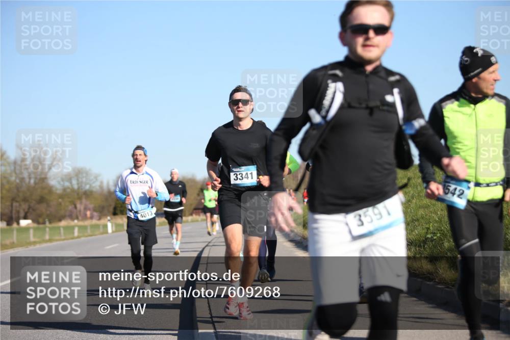 06.04.2025 - 44. Internationalen Wilhelmsburger Insellauf Jannik Wohlers http://msf.ph/oto/7609268 06.04.2025 09:23:17 Laufen 4013, 3341, 3591, 542 meine-sportfotos.de