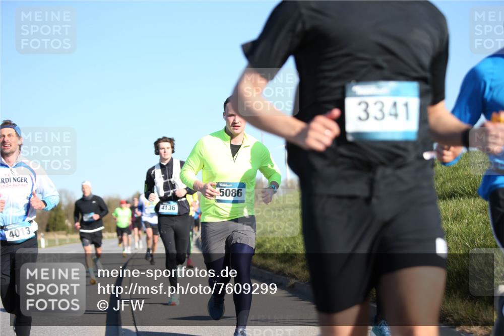 06.04.2025 - 44. Internationalen Wilhelmsburger Insellauf Jannik Wohlers http://msf.ph/oto/7609299 06.04.2025 09:23:19 Laufen 4013, 4136, 5086, 3341 meine-sportfotos.de