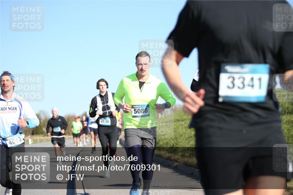 06.04.2025 - 44. Internationalen Wilhelmsburger Insellauf Jannik Wohlers http://msf.ph/oto/7609301 06.04.2025 09:23:19 Laufen 4013, 4136, 5086, 3341 meine-sportfotos.de