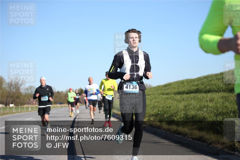 06.04.2025 - 44. Internationalen Wilhelmsburger Insellauf Jannik Wohlers http://msf.ph/oto/7609315 06.04.2025 09:23:20 Laufen 3598, 4454, 4136 meine-sportfotos.de