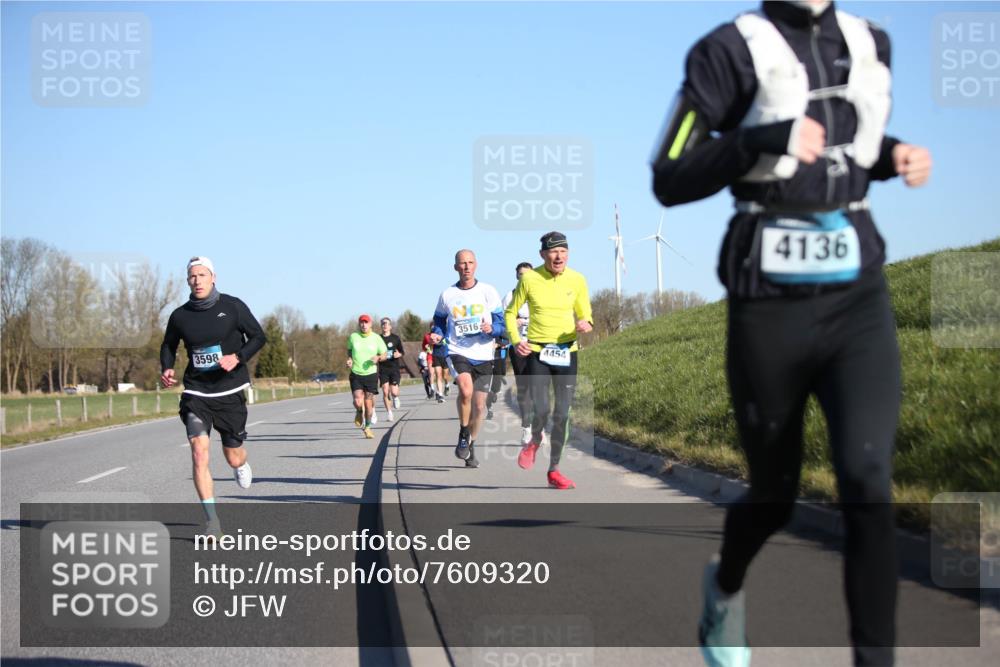 06.04.2025 - 44. Internationalen Wilhelmsburger Insellauf Jannik Wohlers http://msf.ph/oto/7609320 06.04.2025 09:23:21 Laufen 3516, 3598, 4454, 4136 meine-sportfotos.de
