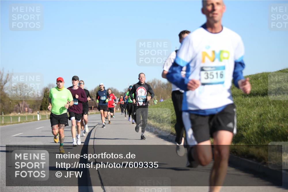 06.04.2025 - 44. Internationalen Wilhelmsburger Insellauf Jannik Wohlers http://msf.ph/oto/7609335 06.04.2025 09:23:24 Laufen 5193, 86, 3792, 3516 meine-sportfotos.de