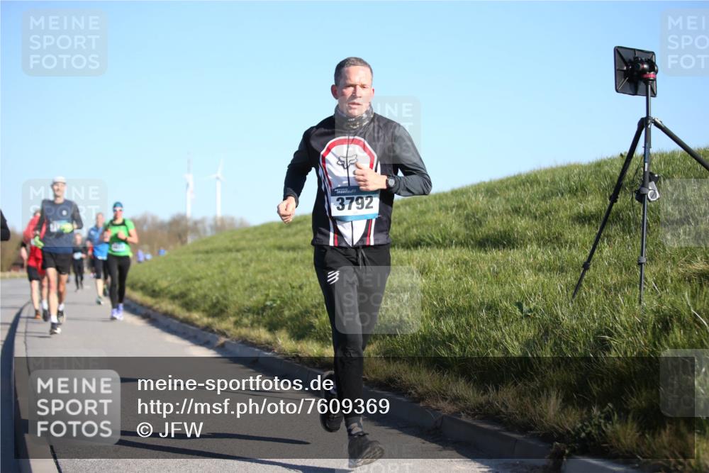 06.04.2025 - 44. Internationalen Wilhelmsburger Insellauf Jannik Wohlers http://msf.ph/oto/7609369 06.04.2025 09:23:27 Laufen 3792 meine-sportfotos.de
