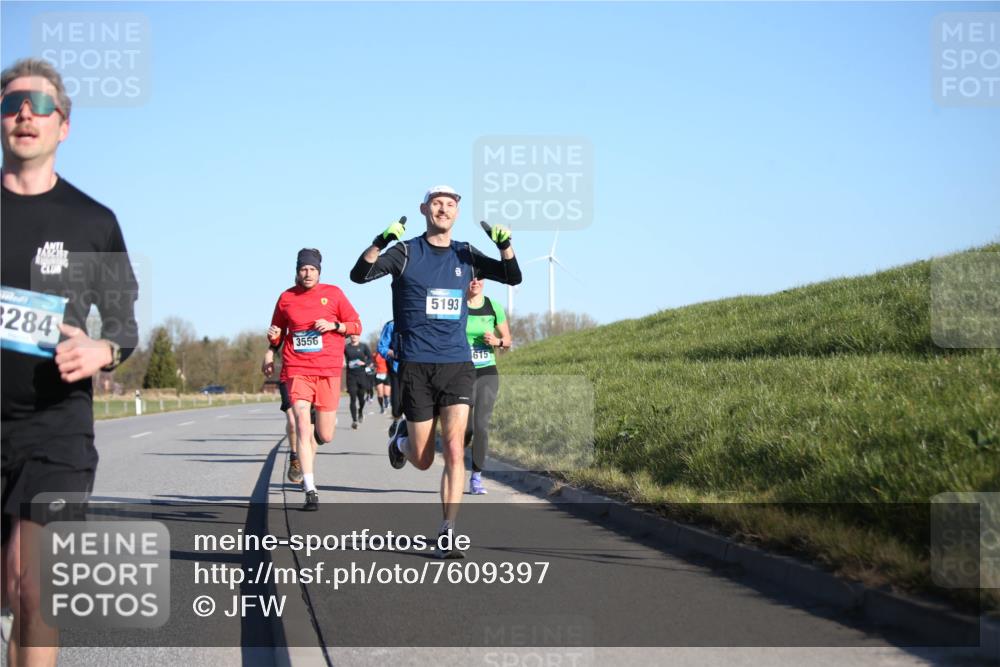 06.04.2025 - 44. Internationalen Wilhelmsburger Insellauf Jannik Wohlers http://msf.ph/oto/7609397 06.04.2025 09:23:29 Laufen 284, 3556, 5193, 615 meine-sportfotos.de