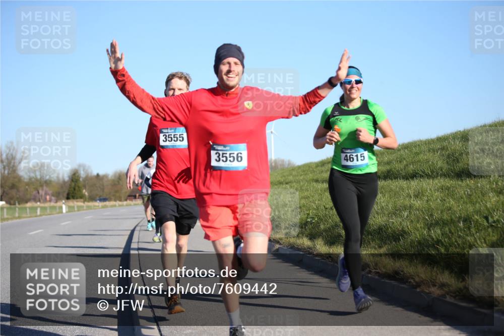 06.04.2025 - 44. Internationalen Wilhelmsburger Insellauf Jannik Wohlers http://msf.ph/oto/7609442 06.04.2025 09:23:31 Laufen 3555, 3556, 4615 meine-sportfotos.de