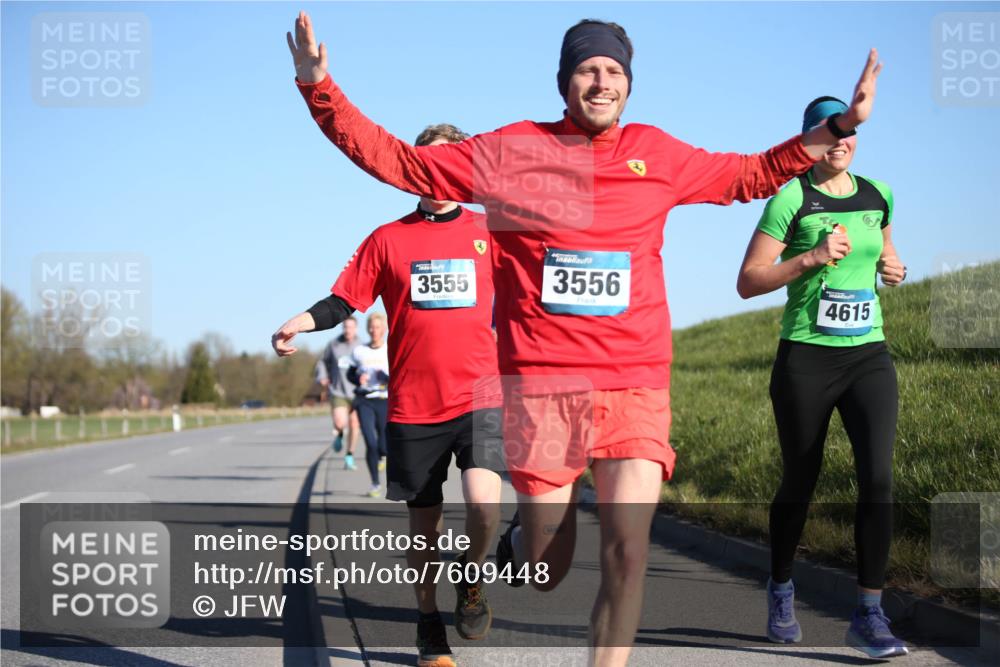 06.04.2025 - 44. Internationalen Wilhelmsburger Insellauf Jannik Wohlers http://msf.ph/oto/7609448 06.04.2025 09:23:31 Laufen 3555, 3556, 4615 meine-sportfotos.de