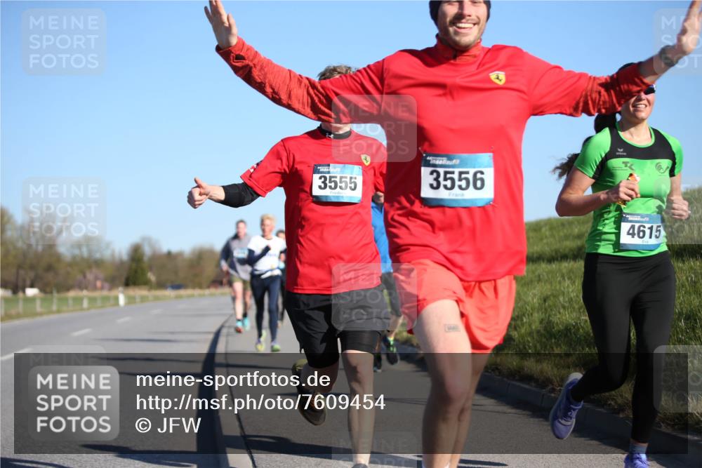 06.04.2025 - 44. Internationalen Wilhelmsburger Insellauf Jannik Wohlers http://msf.ph/oto/7609454 06.04.2025 09:23:32 Laufen 3555, 3556, 4615 meine-sportfotos.de