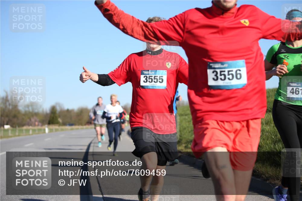 06.04.2025 - 44. Internationalen Wilhelmsburger Insellauf Jannik Wohlers http://msf.ph/oto/7609459 06.04.2025 09:23:32 Laufen 3555, 3556, 461 meine-sportfotos.de