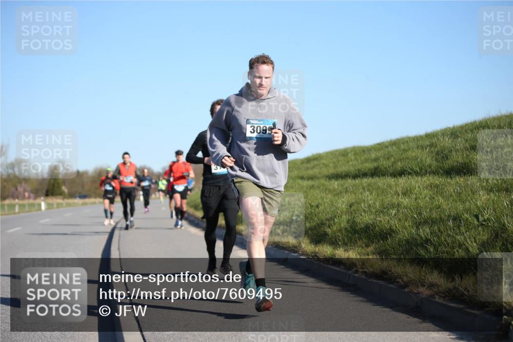 06.04.2025 - 44. Internationalen Wilhelmsburger Insellauf Jannik Wohlers http://msf.ph/oto/7609495 06.04.2025 09:23:36 Laufen 3099 meine-sportfotos.de