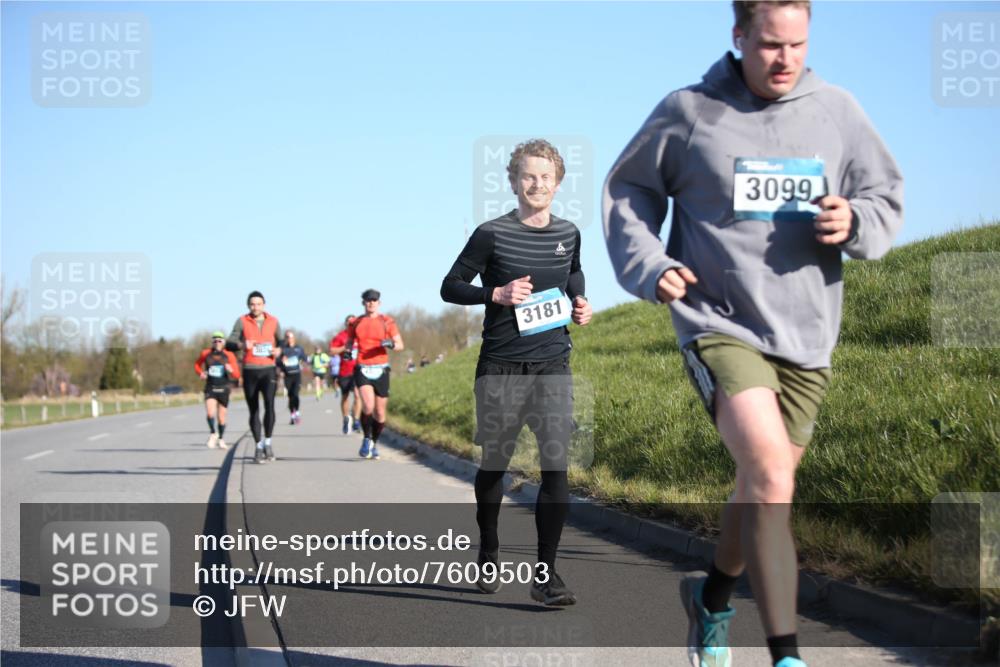 06.04.2025 - 44. Internationalen Wilhelmsburger Insellauf Jannik Wohlers http://msf.ph/oto/7609503 06.04.2025 09:23:37 Laufen 3181, 3099 meine-sportfotos.de