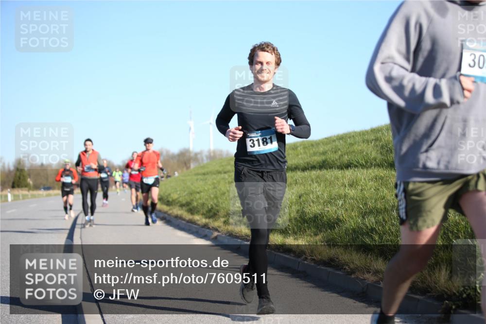 06.04.2025 - 44. Internationalen Wilhelmsburger Insellauf Jannik Wohlers http://msf.ph/oto/7609511 06.04.2025 09:23:37 Laufen 3181, 30 meine-sportfotos.de