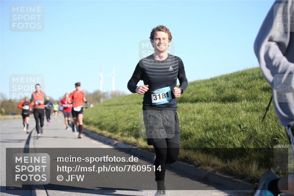 06.04.2025 - 44. Internationalen Wilhelmsburger Insellauf Jannik Wohlers http://msf.ph/oto/7609514 06.04.2025 09:23:37 Laufen 3181 meine-sportfotos.de