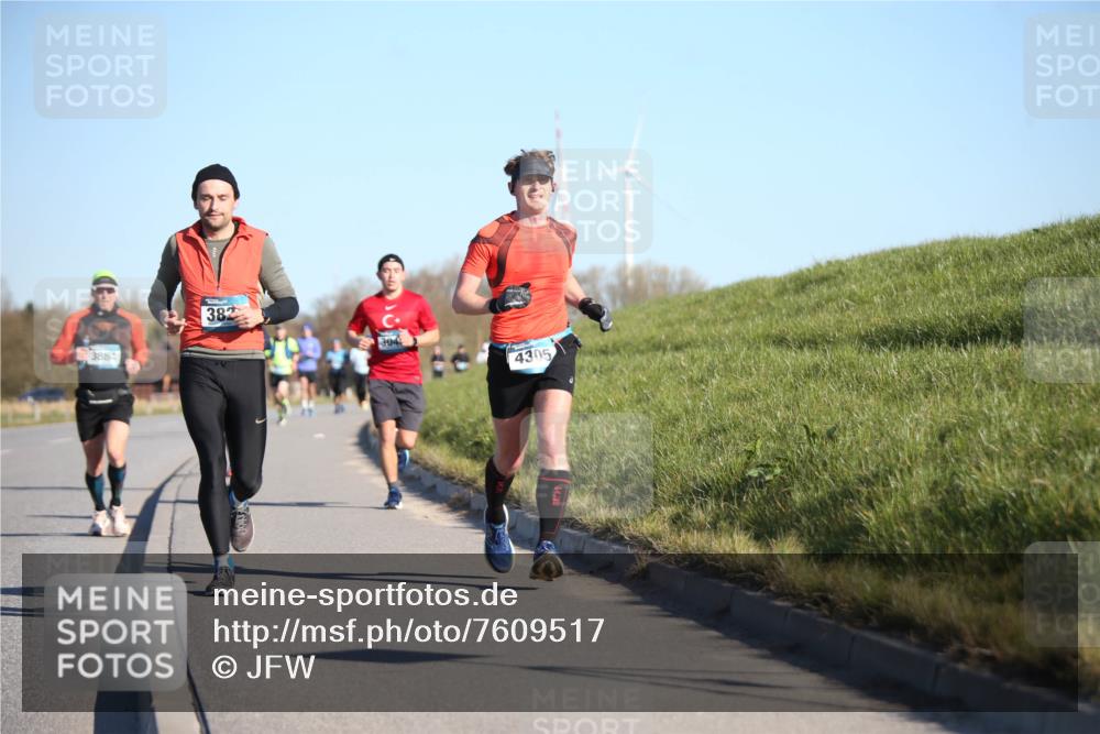 06.04.2025 - 44. Internationalen Wilhelmsburger Insellauf Jannik Wohlers http://msf.ph/oto/7609517 06.04.2025 09:23:38 Laufen 3884, 382, 304, 4305 meine-sportfotos.de