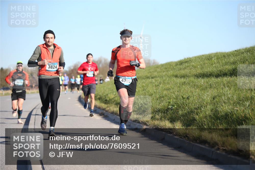 06.04.2025 - 44. Internationalen Wilhelmsburger Insellauf Jannik Wohlers http://msf.ph/oto/7609521 06.04.2025 09:23:39 Laufen 3884, 3824, 3049, 4305 meine-sportfotos.de