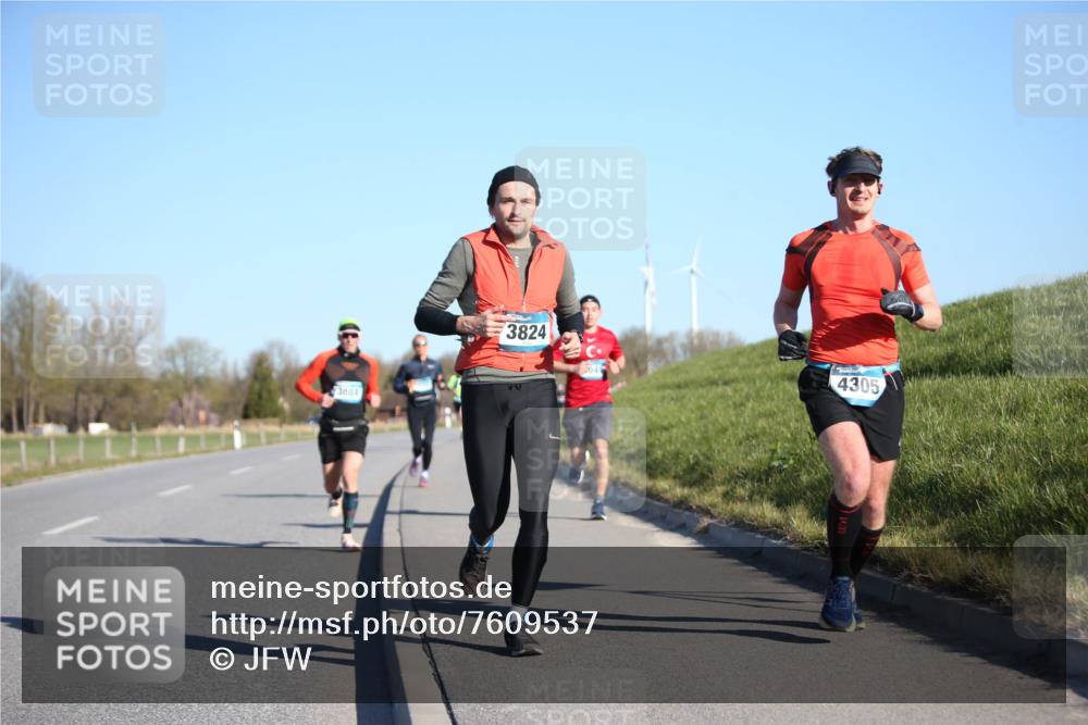 06.04.2025 - 44. Internationalen Wilhelmsburger Insellauf Jannik Wohlers http://msf.ph/oto/7609537 06.04.2025 09:23:40 Laufen 3884, 3824, 049, 4305 meine-sportfotos.de
