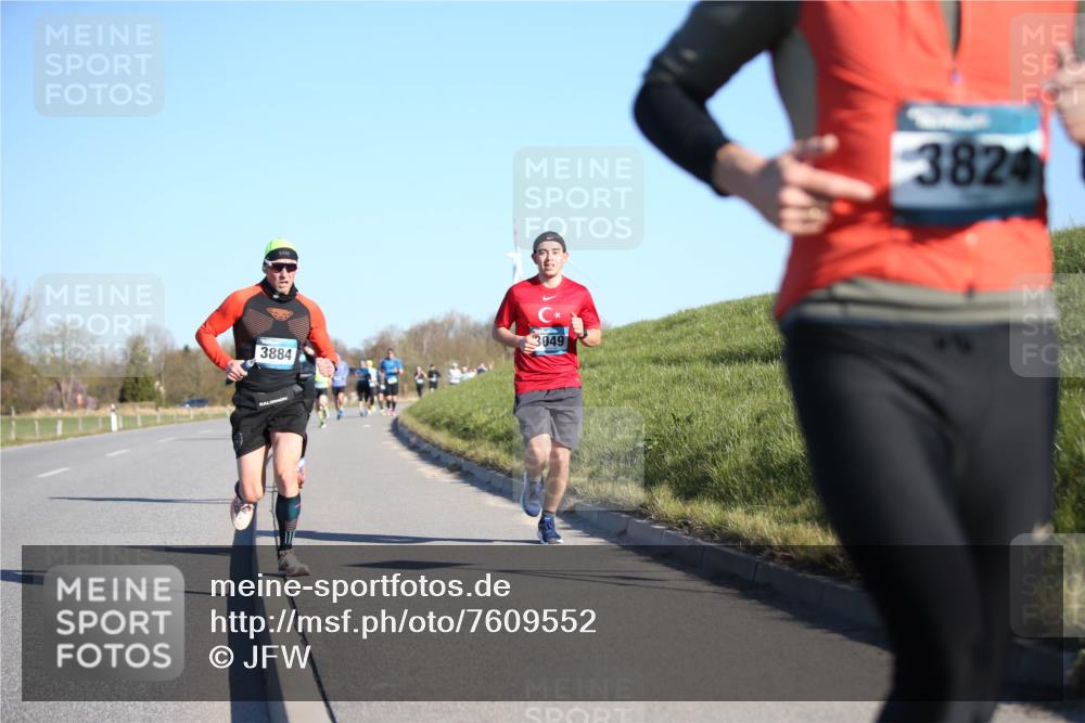 06.04.2025 - 44. Internationalen Wilhelmsburger Insellauf Jannik Wohlers http://msf.ph/oto/7609552 06.04.2025 09:23:41 Laufen 3884, 3049, 3824 meine-sportfotos.de