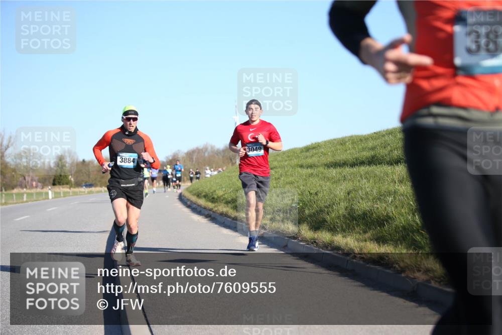 06.04.2025 - 44. Internationalen Wilhelmsburger Insellauf Jannik Wohlers http://msf.ph/oto/7609555 06.04.2025 09:23:42 Laufen 3884, 3049, 38 meine-sportfotos.de