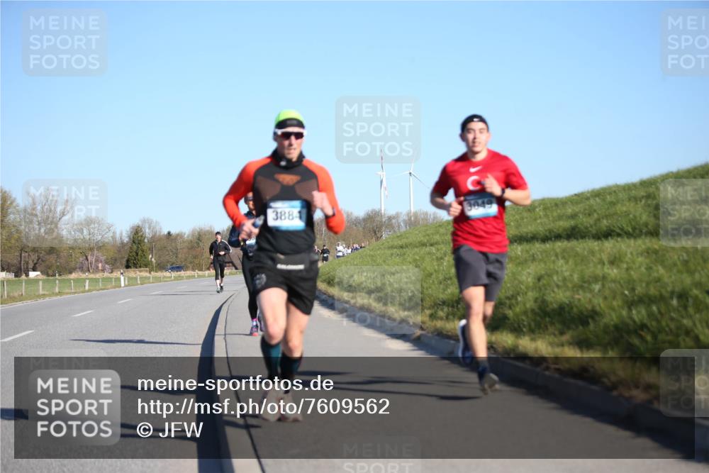 06.04.2025 - 44. Internationalen Wilhelmsburger Insellauf Jannik Wohlers http://msf.ph/oto/7609562 06.04.2025 09:23:42 Laufen 3884, 3049 meine-sportfotos.de