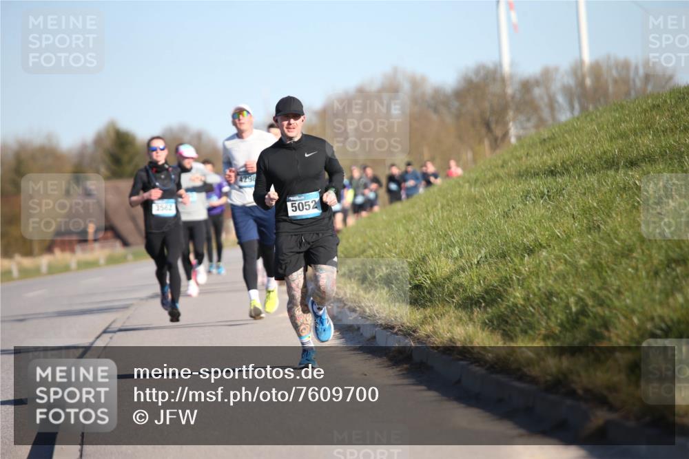 06.04.2025 - 44. Internationalen Wilhelmsburger Insellauf Jannik Wohlers http://msf.ph/oto/7609700 06.04.2025 09:24:01 Laufen 3562, 4298, 5052 meine-sportfotos.de