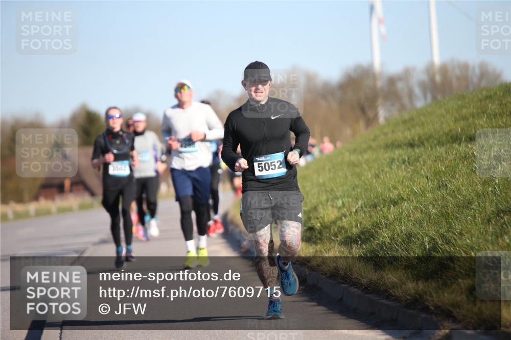 06.04.2025 - 44. Internationalen Wilhelmsburger Insellauf Jannik Wohlers http://msf.ph/oto/7609715 06.04.2025 09:24:02 Laufen 3542, 5052 meine-sportfotos.de