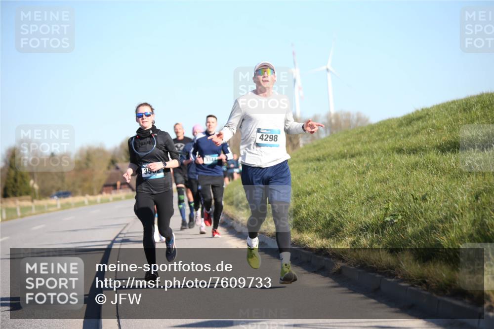 06.04.2025 - 44. Internationalen Wilhelmsburger Insellauf Jannik Wohlers http://msf.ph/oto/7609733 06.04.2025 09:24:06 Laufen 35, 3344, 4298 meine-sportfotos.de