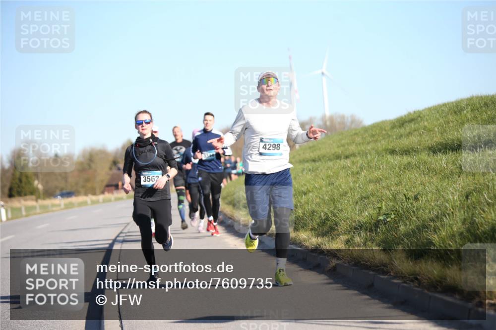 06.04.2025 - 44. Internationalen Wilhelmsburger Insellauf Jannik Wohlers http://msf.ph/oto/7609735 06.04.2025 09:24:07 Laufen 3562, 4298 meine-sportfotos.de