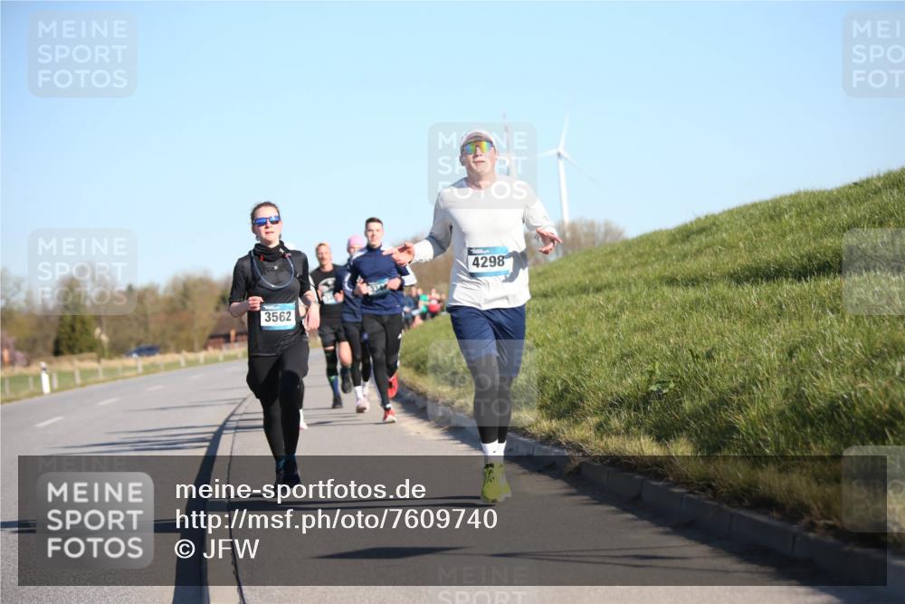 06.04.2025 - 44. Internationalen Wilhelmsburger Insellauf Jannik Wohlers http://msf.ph/oto/7609740 06.04.2025 09:24:07 Laufen 3562, 4298 meine-sportfotos.de