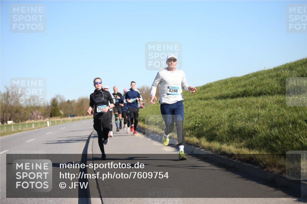 06.04.2025 - 44. Internationalen Wilhelmsburger Insellauf Jannik Wohlers http://msf.ph/oto/7609754 06.04.2025 09:24:07 Laufen 356, 4298 meine-sportfotos.de