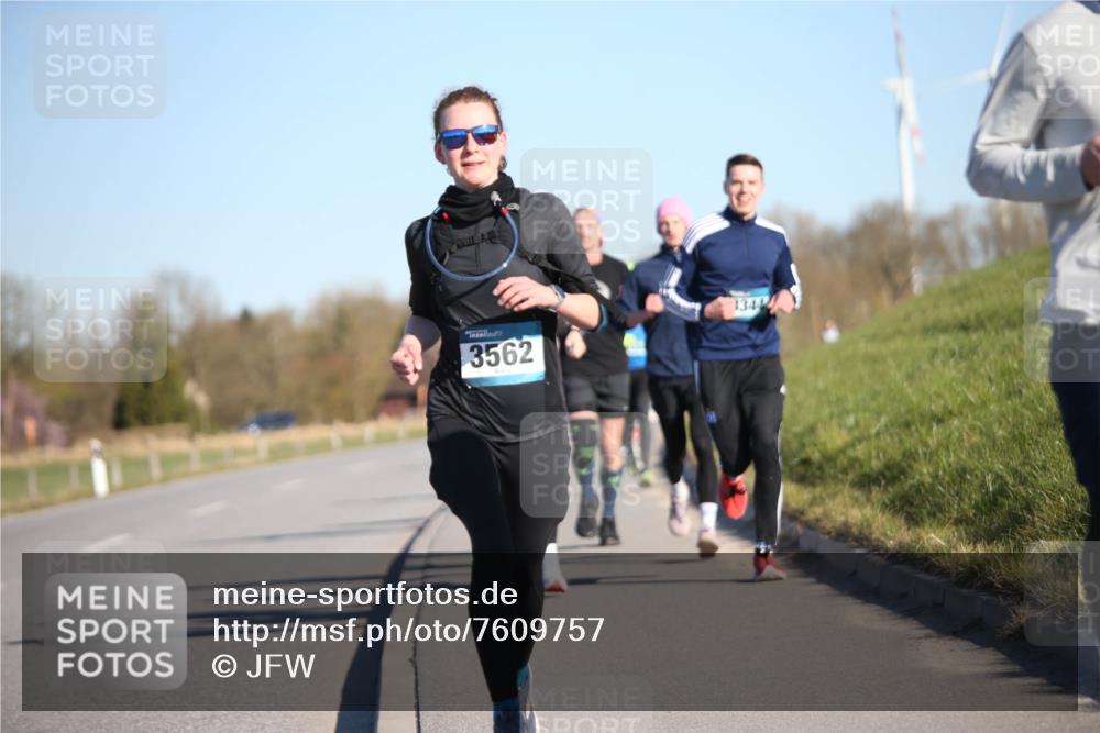 06.04.2025 - 44. Internationalen Wilhelmsburger Insellauf Jannik Wohlers http://msf.ph/oto/7609757 06.04.2025 09:24:08 Laufen 3562, 3344 meine-sportfotos.de