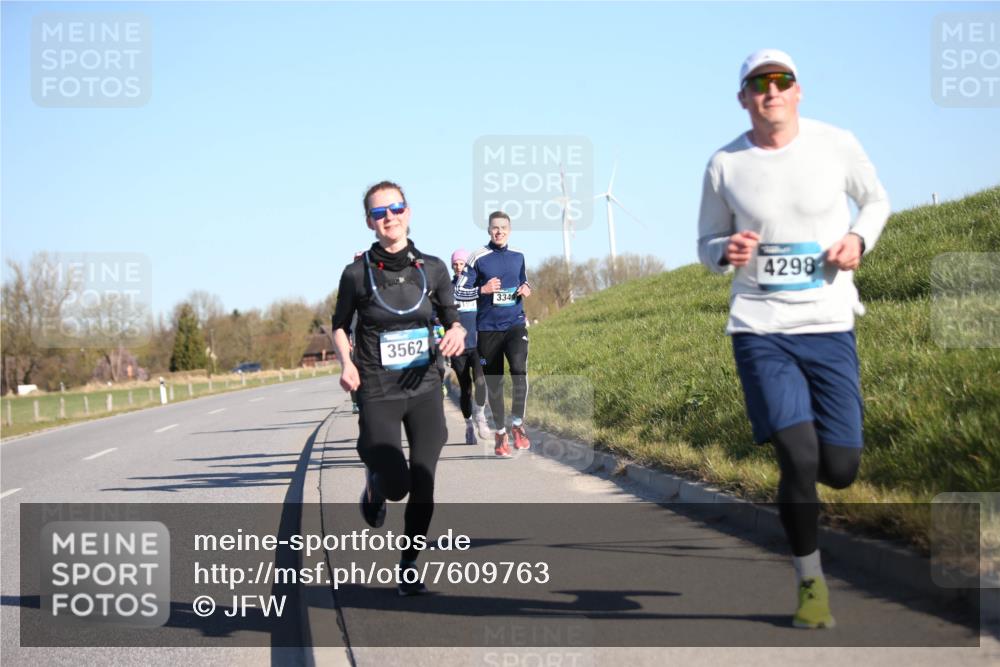 06.04.2025 - 44. Internationalen Wilhelmsburger Insellauf Jannik Wohlers http://msf.ph/oto/7609763 06.04.2025 09:24:08 Laufen 3562, 3344, 4298 meine-sportfotos.de
