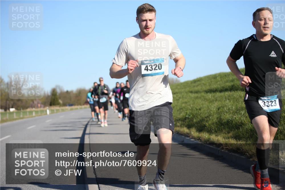 06.04.2025 - 44. Internationalen Wilhelmsburger Insellauf Jannik Wohlers http://msf.ph/oto/7609924 06.04.2025 09:24:22 Laufen 4320, 3323 meine-sportfotos.de