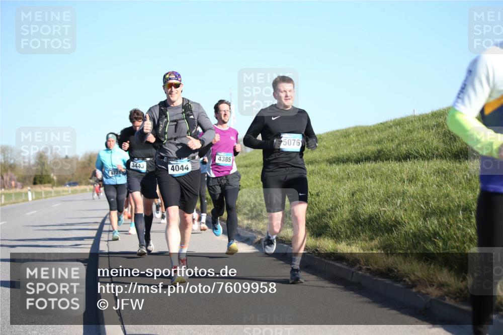 06.04.2025 - 44. Internationalen Wilhelmsburger Insellauf Jannik Wohlers http://msf.ph/oto/7609958 06.04.2025 09:24:25 Laufen 3443, 4044, 4385, 5076 meine-sportfotos.de