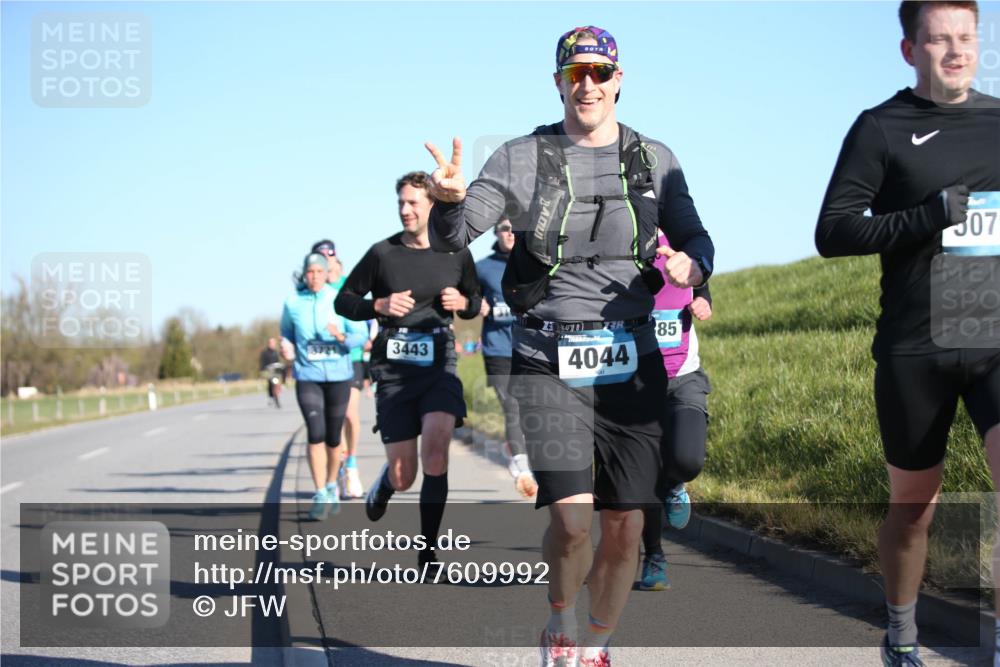 06.04.2025 - 44. Internationalen Wilhelmsburger Insellauf Jannik Wohlers http://msf.ph/oto/7609992 06.04.2025 09:24:26 Laufen 3443, 85, 4044, 307 meine-sportfotos.de