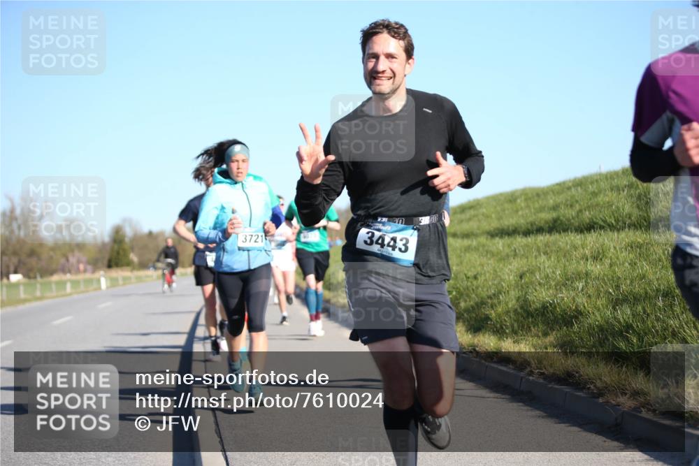 06.04.2025 - 44. Internationalen Wilhelmsburger Insellauf Jannik Wohlers http://msf.ph/oto/7610024 06.04.2025 09:24:27 Laufen 3721, 4073, 100, 3443 meine-sportfotos.de