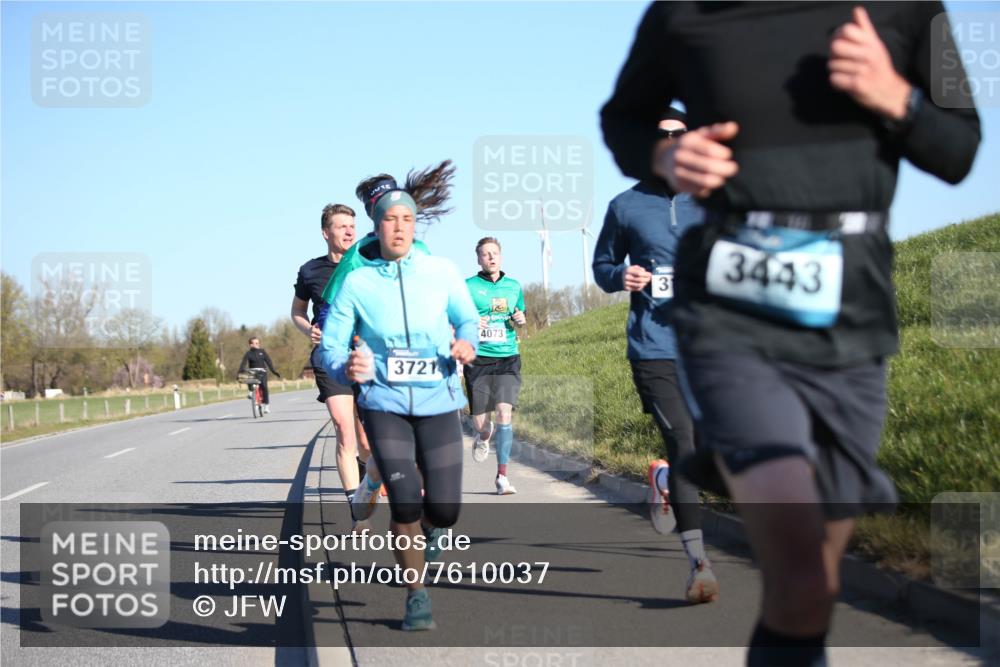 06.04.2025 - 44. Internationalen Wilhelmsburger Insellauf Jannik Wohlers http://msf.ph/oto/7610037 06.04.2025 09:24:28 Laufen 3721, 4073, 31, 3443 meine-sportfotos.de