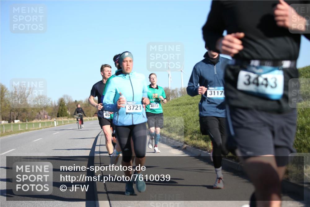 06.04.2025 - 44. Internationalen Wilhelmsburger Insellauf Jannik Wohlers http://msf.ph/oto/7610039 06.04.2025 09:24:28 Laufen 45, 3721, 4073, 3117, 3443 meine-sportfotos.de