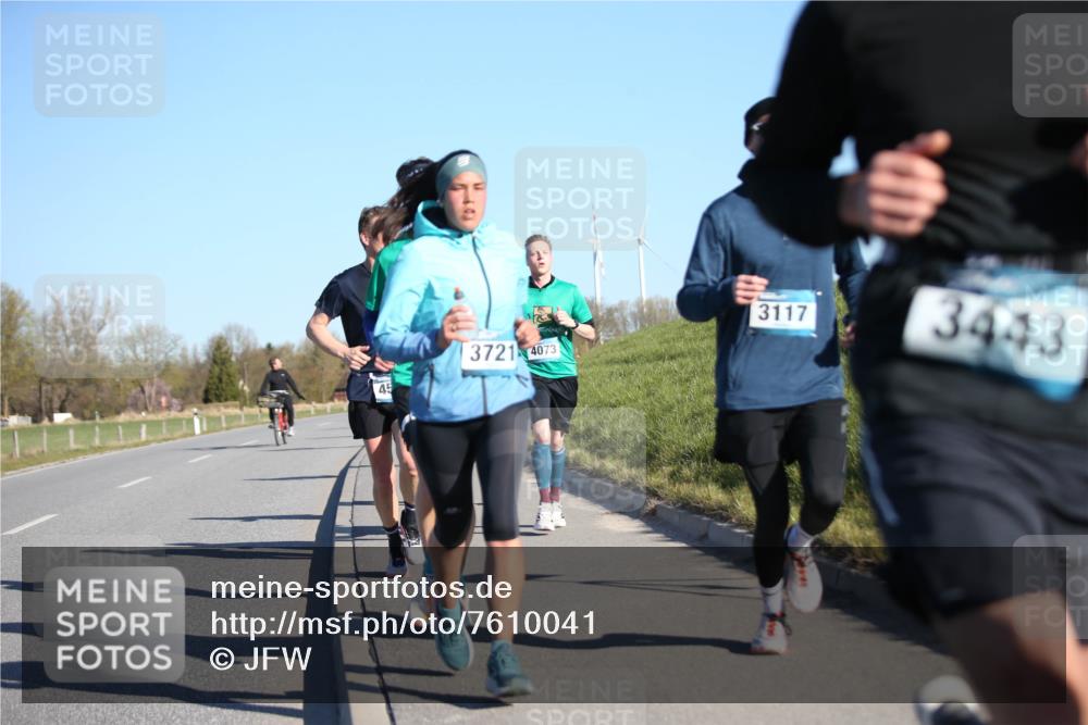 06.04.2025 - 44. Internationalen Wilhelmsburger Insellauf Jannik Wohlers http://msf.ph/oto/7610041 06.04.2025 09:24:28 Laufen 45, 3721, 4073, 3117, 3443 meine-sportfotos.de