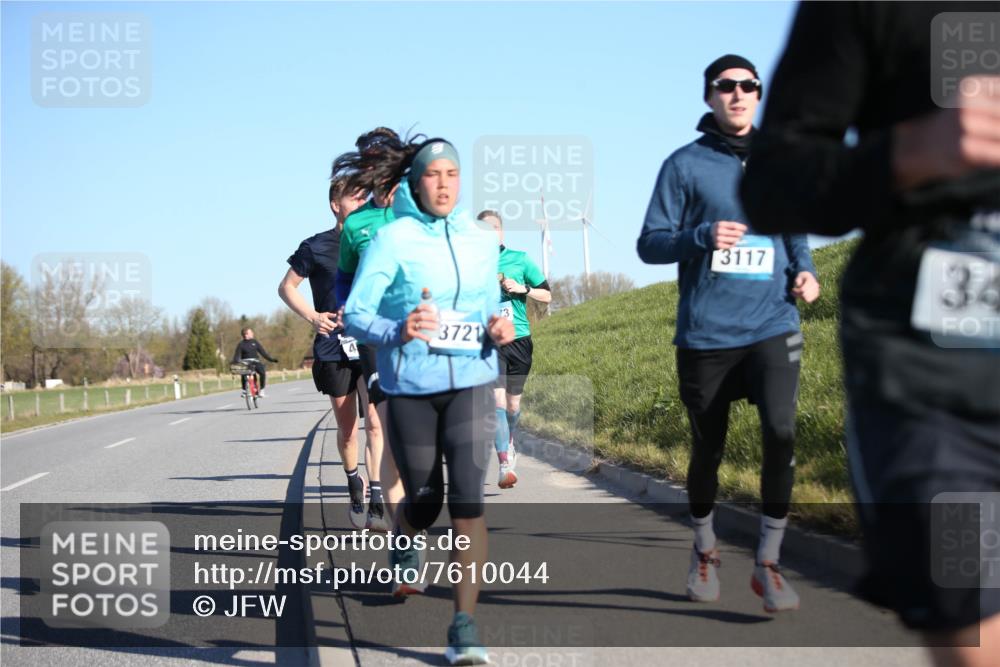 06.04.2025 - 44. Internationalen Wilhelmsburger Insellauf Jannik Wohlers http://msf.ph/oto/7610044 06.04.2025 09:24:28 Laufen 74, 3721, 13, 3117, 34 meine-sportfotos.de