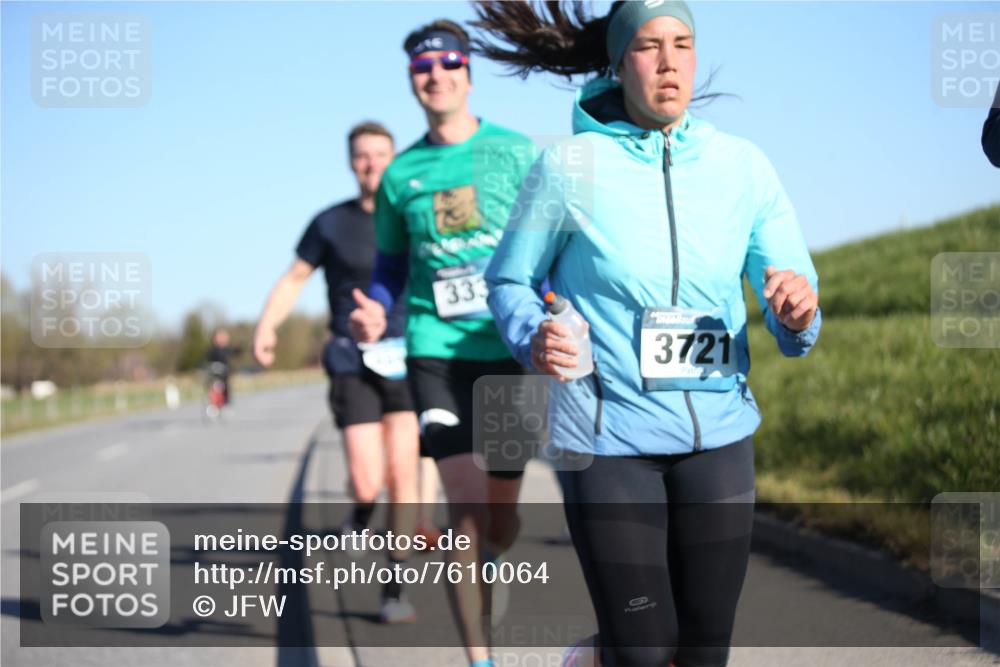 06.04.2025 - 44. Internationalen Wilhelmsburger Insellauf Jannik Wohlers http://msf.ph/oto/7610064 06.04.2025 09:24:29 Laufen 333, 3721 meine-sportfotos.de