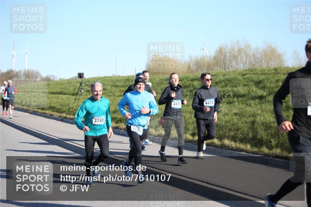 06.04.2025 - 44. Internationalen Wilhelmsburger Insellauf Jannik Wohlers http://msf.ph/oto/7610107 06.04.2025 09:25:25 Laufen 3742, 3727, 4471, 4472 meine-sportfotos.de