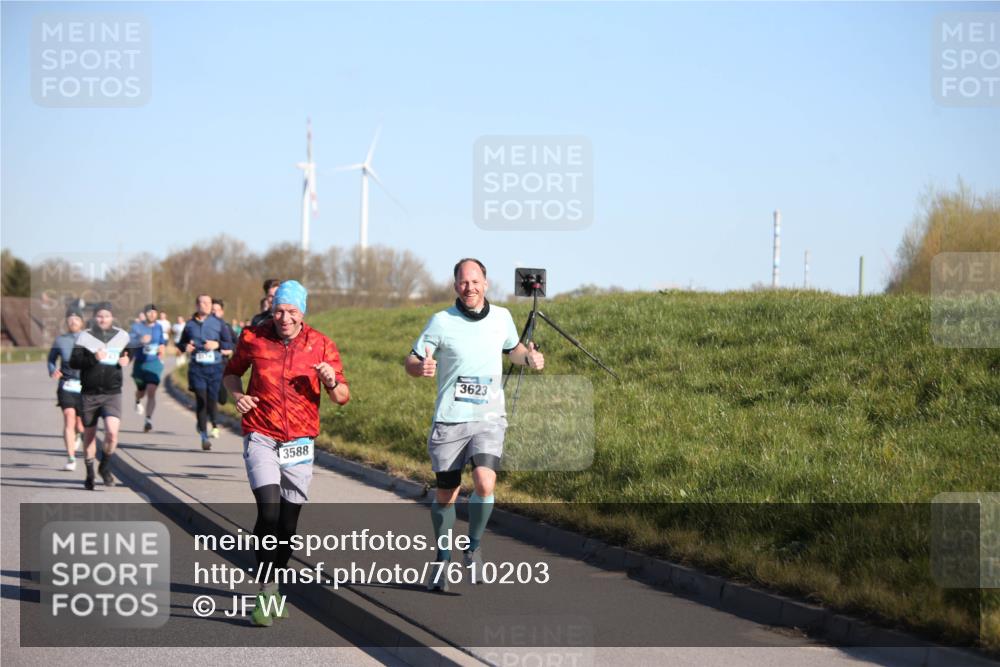 06.04.2025 - 44. Internationalen Wilhelmsburger Insellauf Jannik Wohlers http://msf.ph/oto/7610203 06.04.2025 09:25:34 Laufen 3588, 3623 meine-sportfotos.de