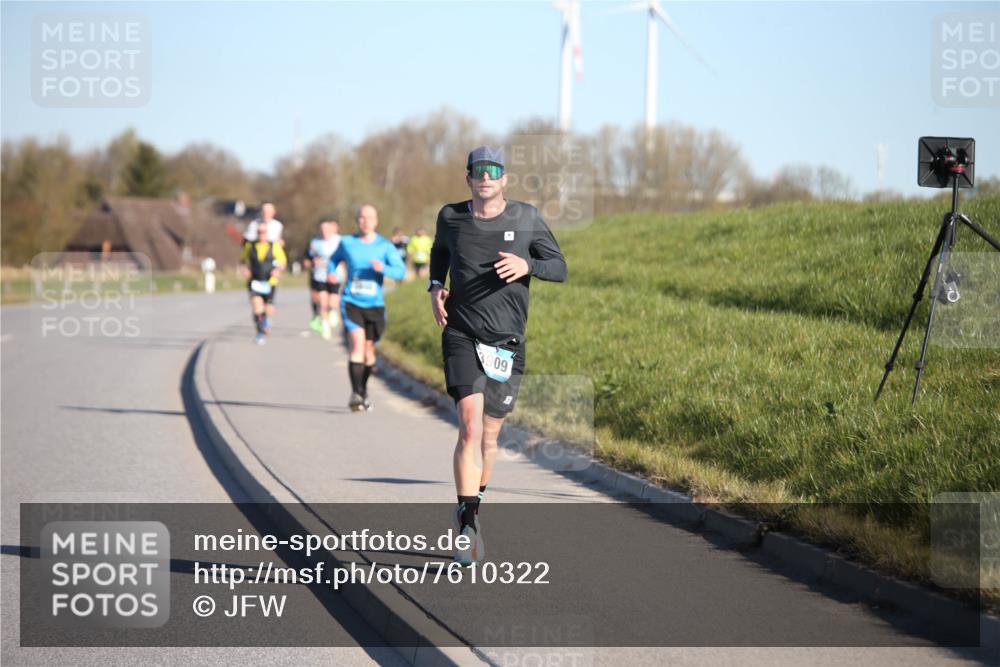 06.04.2025 - 44. Internationalen Wilhelmsburger Insellauf Jannik Wohlers http://msf.ph/oto/7610322 06.04.2025 09:25:43 Laufen 3909 meine-sportfotos.de